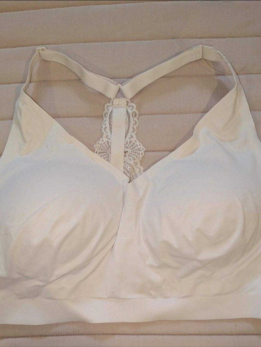 NWOT Soma Light Cream Lace-Back Wireless Bralette